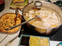 -椰子湾·海南火锅·糟粕醋·椰子鸡(正大广场店)