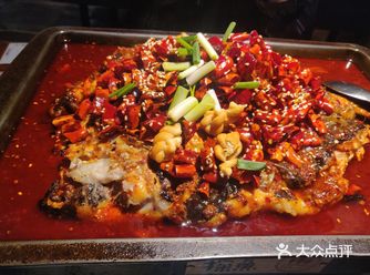 一直不爱吃鱼 小时候总被逼着吃 因为有被鱼刺卡到的阴