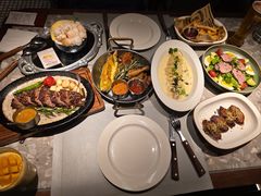 香草烤鸡配菠萝-J·one Bistro吉萬酒厨·牛排