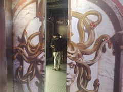 -VR+乐园·VR电竞·家庭亲子·密室逃脱·轰趴团建