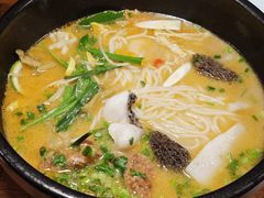 -银米·云南传统过桥米线(双廊黑金冠店)