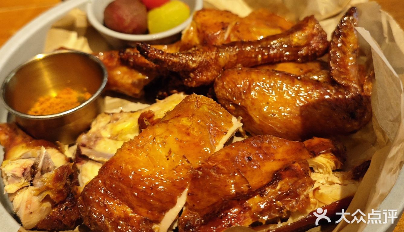 个人觉得他们家的招牌菜应该是沙甸烤半鸡和黑松露肉酱拌面