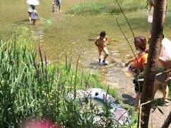 河边游玩-云丽燕农家乐