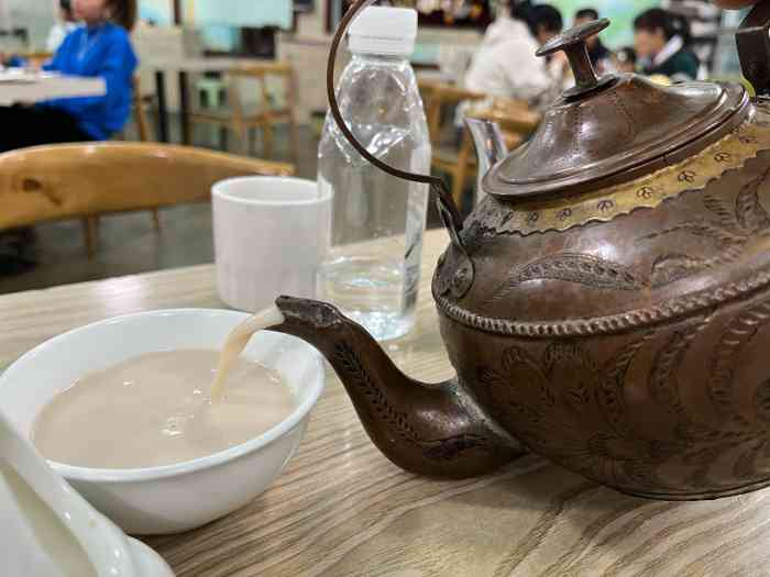 冬不拉餐厅-"态度很差很差很差.这家店的服务员很厉害,.