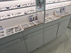 -诺柯视眼镜-蔡司依视路官方工厂店(淞南一店)