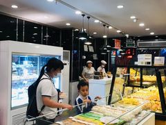 面包甜点陈列柜-御蝶坊生日蛋糕KNAC(新村店)