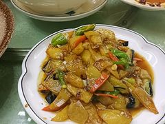 地三鲜-东北哈尔滨酱骨头馆房掌柜铁锅炖