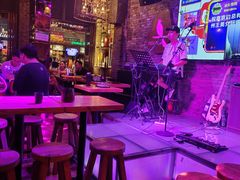 -喜鹊音乐酒馆(西街店)