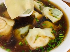 荠菜鲜肉大馄饨各半-吴家馄饨