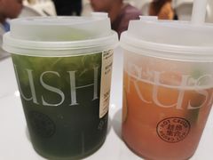 手打水蜜桃柠檬茶-HOT CRUSH趁热集合·现烤面包(环球港店)