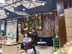 -PE SALON