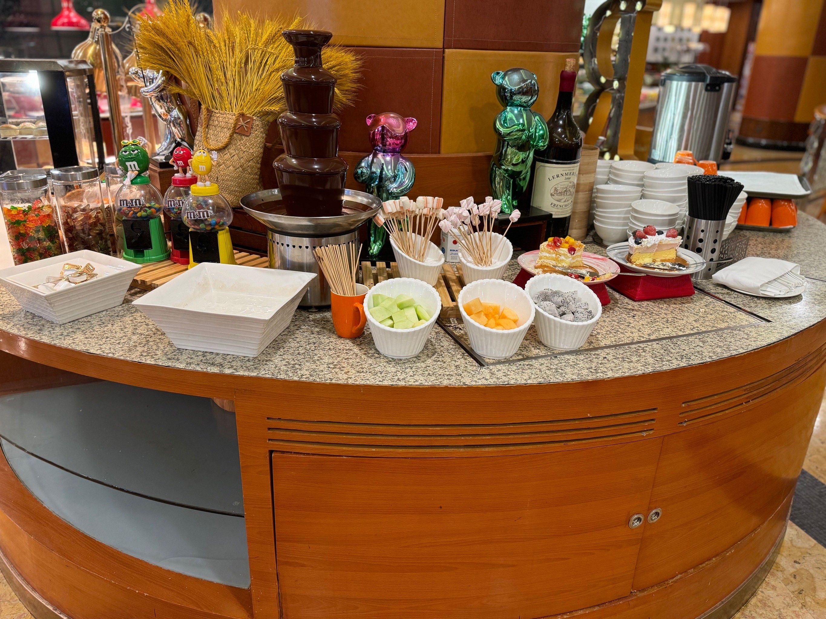 淳大万丽自助晚餐体验一下