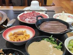 -沸炉重庆老火锅(军事博物馆店)