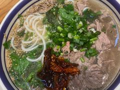 -云阿蛮云南生烫牛肉米线(奉贤路店)