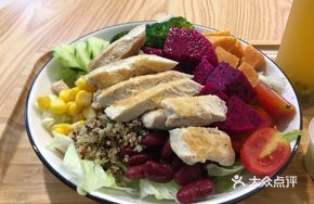 High-Fresh Low-Calorie Oil-Free Grilled Chicken Salad
