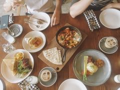 -ROAST coffee & eatery