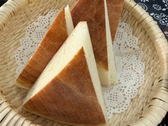 现烙三角饼-八两八金·莱芜特色炒鸡(市南漳浦路店)