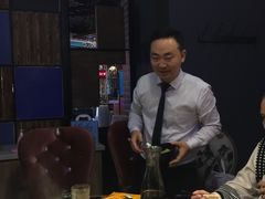 -三人行骨头王火锅(长寿店)