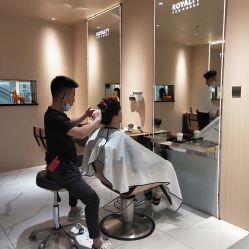-罗亚帝造型·烫发染发