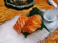 三文鱼厚切刺身-千羽鹤海鲜居酒屋Bistro(大望路店)