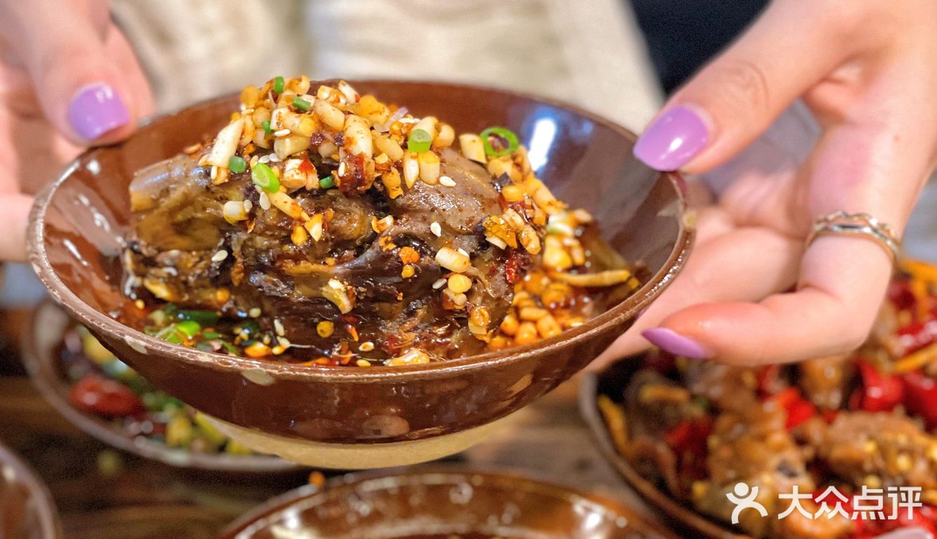 全兔宴！折耳根！烧椒！蒜香！兔头[色]你吃过没有⁉️