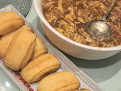-海派美食·家宴海鲜青岛菜·石锅鲽鱼头(东方城店)