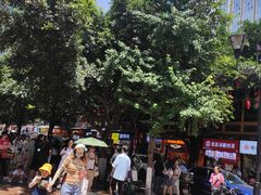 -八一路好吃街(雨田商务大厦店)