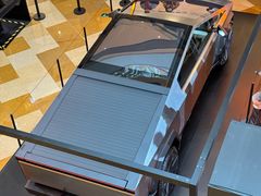 -TESLA 特斯拉(上海太古汇体验店)