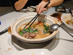 一品鱼头煲-河畔春天时尚餐厅