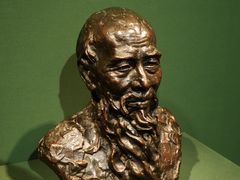 张充仁·雕塑《齐白石像》-上海油画雕塑院