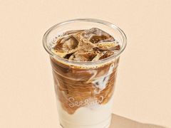 卢旺达冰拿铁-Seesaw Coffee(上生新所店)