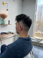 -茶发Salon·烫发染发理发