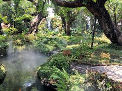 -Chom Cafe and Restaurant