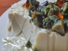 皮蛋豆腐-宝瑞门钉肉饼店