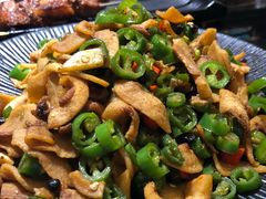 -东口码头·烧鸽子·鱼头泡饼·地方菜(金鹰悦城店)