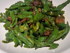 -阿瓦山寨·湘菜现炒·剁椒鱼头王(咸阳总店)