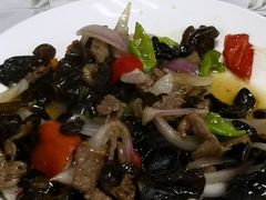 木耳炒肉-清真·伊清阁餐厅