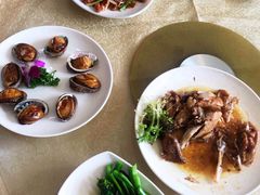 大鹏窑鸡-鹏城人家海鲜酒家·23年老字号(较场尾店)