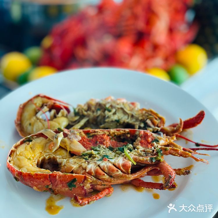 重庆解放碑69楼高空海鲜自助餐厅，美景无限、美味无穷～