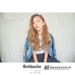 -God Hands发型设计复古会所
