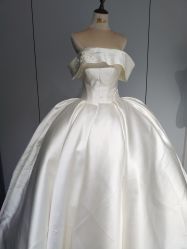 点击看大图 -艾拉·女王婚纱礼服馆