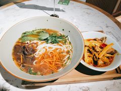-百春原湖南牛肉粉(百联世纪店)