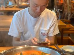 -野山舂·贵州现舂酸汤火锅(鸿通城店)