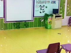 -瑞思少儿中心·少儿英语素养启蒙(勒泰直营校区)
