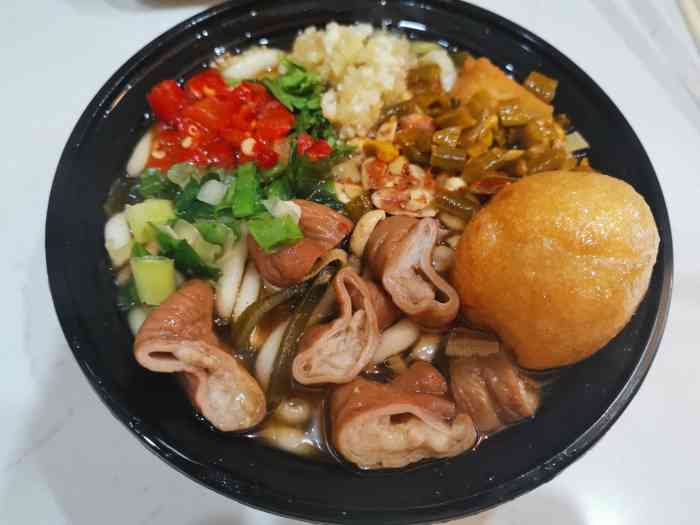 辣么多手工卤粉-"【夭夭探店】老军营这家小吃开了之后我.