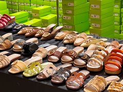 -广州周大福金融中心