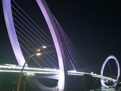-南京眼步行桥