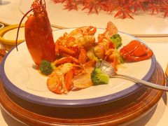 波士顿龙虾-新海渔港·胶东海鲜家常菜·家宴(奥体中心店)