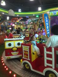 -维佳童话镇演出现场(徐东店)