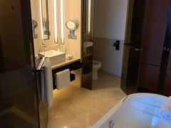 -三亚湾海居铂尔曼度假酒店